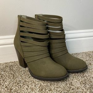 Soda Kelly cut out strap boot